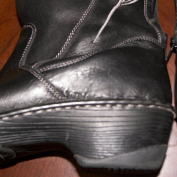 Durango Boots w/ embroidered flower, sz 10M - Picture 15 of 16